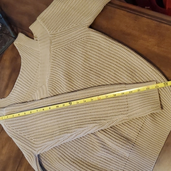 COLD SHOULDER SWEATER NWOT - Picture 7 of 8